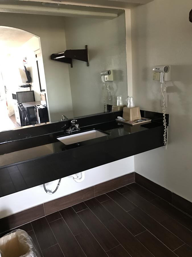 Moonlight Inn & Suites Jersey Village Екстер'єр фото